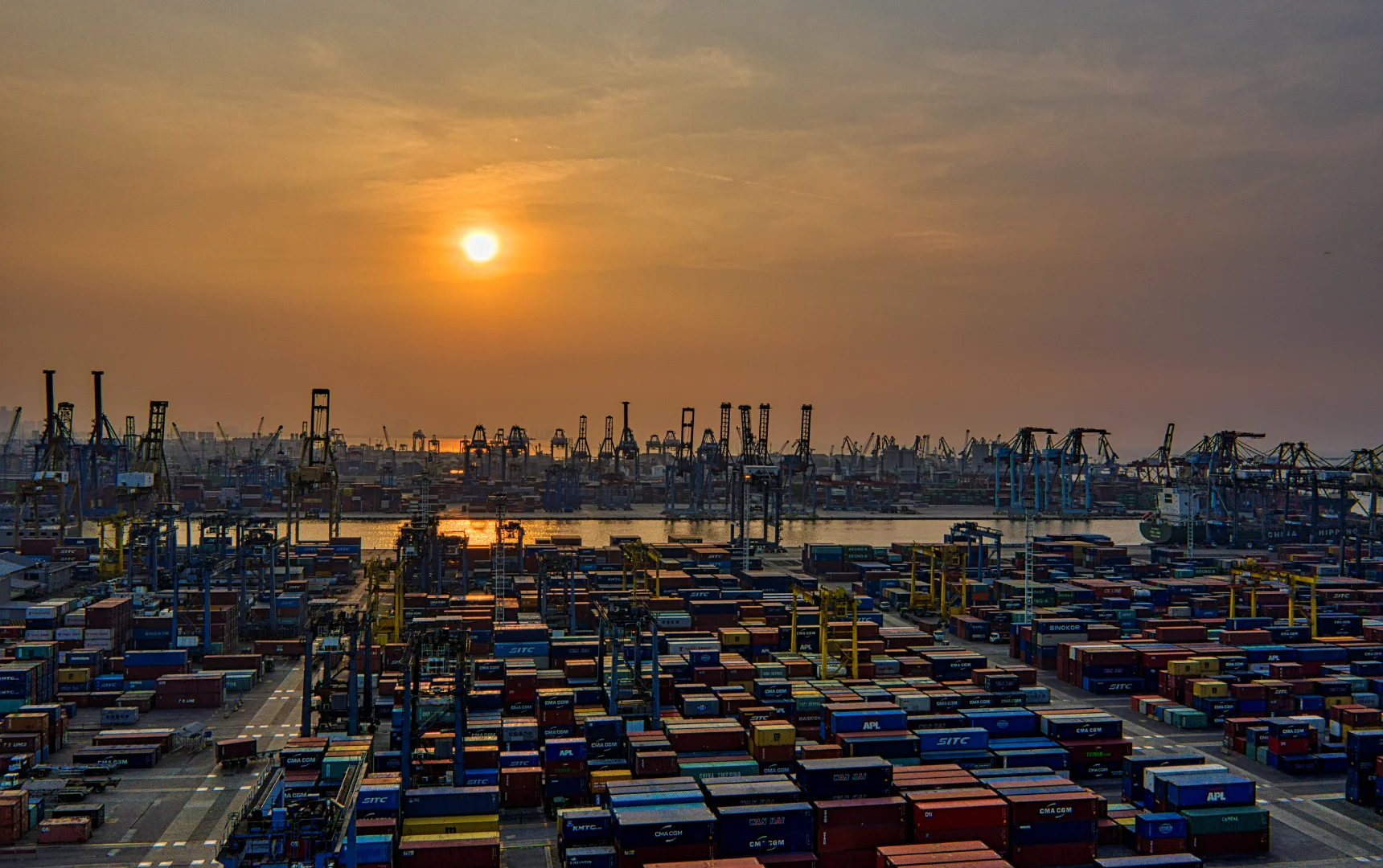 cargo ship port with lots of shipping container